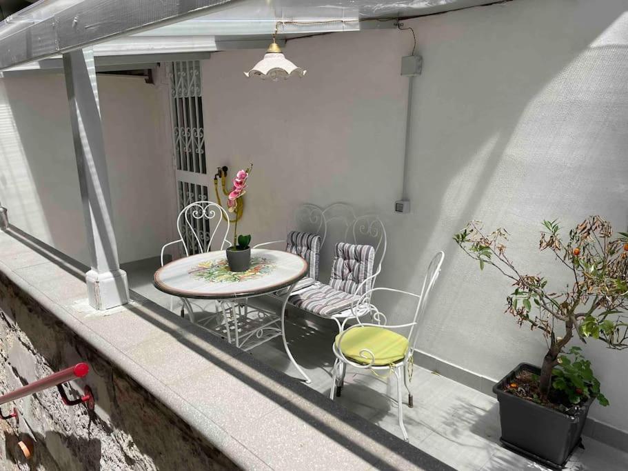 La Casa Di Lillidu - Napoli Most Exclusive Area Nápoles Exterior foto
